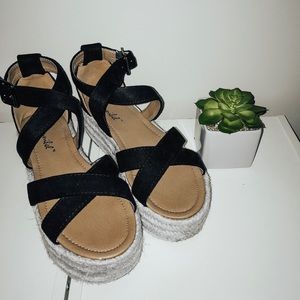 adorable black espadrilles